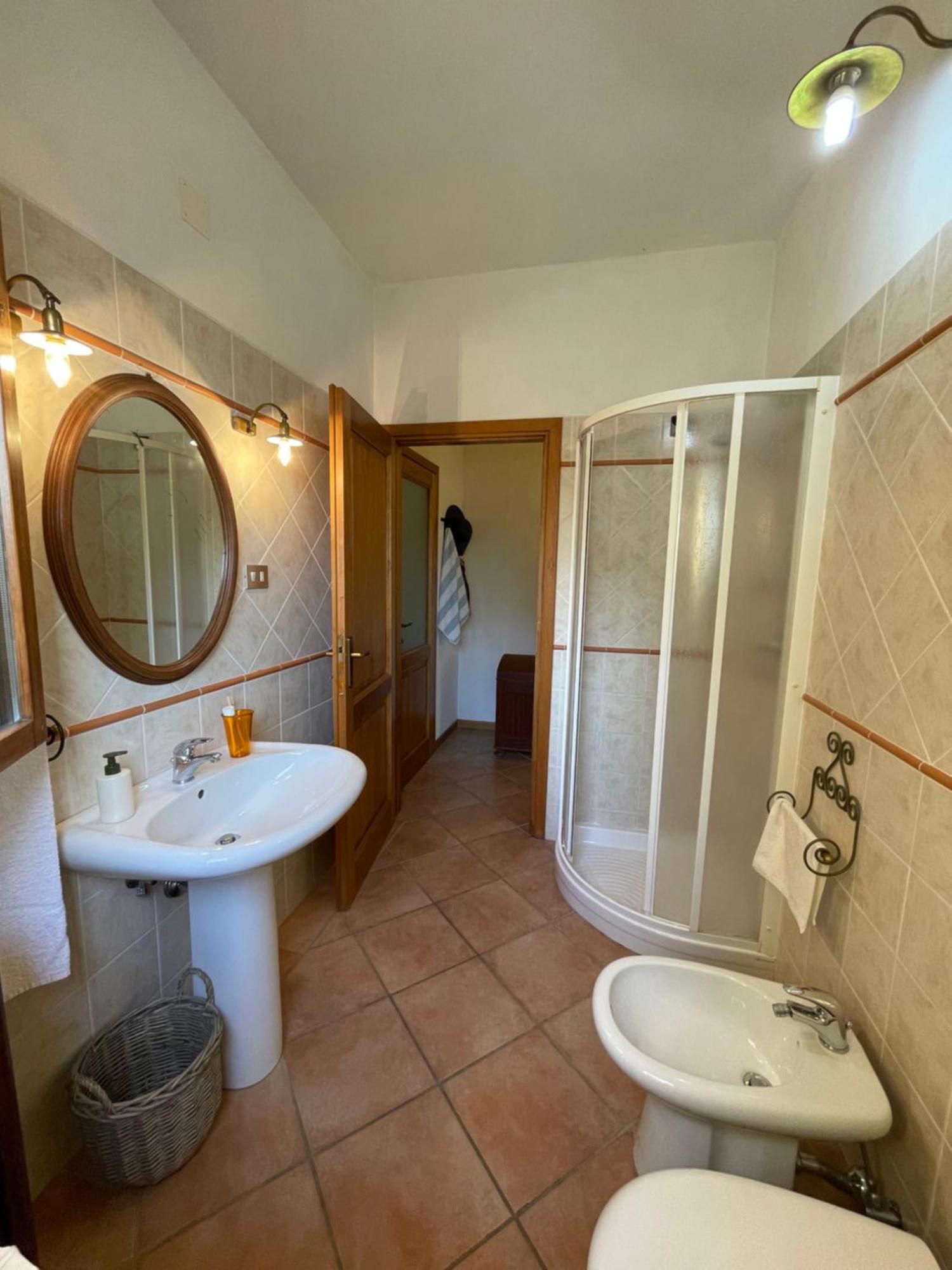 Agriturismo Podere Le Tombe Guest House ปาลายา ภายนอก รูปภาพ