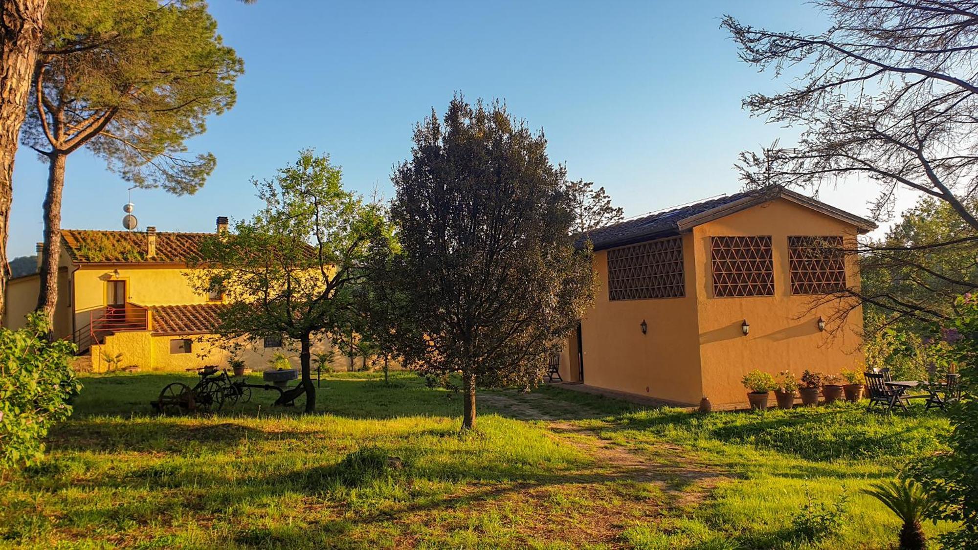 Agriturismo Podere Le Tombe Guest House ปาลายา ภายนอก รูปภาพ