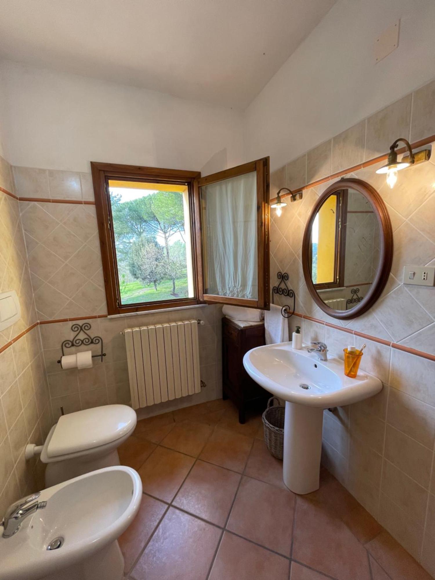 Agriturismo Podere Le Tombe Guest House ปาลายา ห้อง รูปภาพ