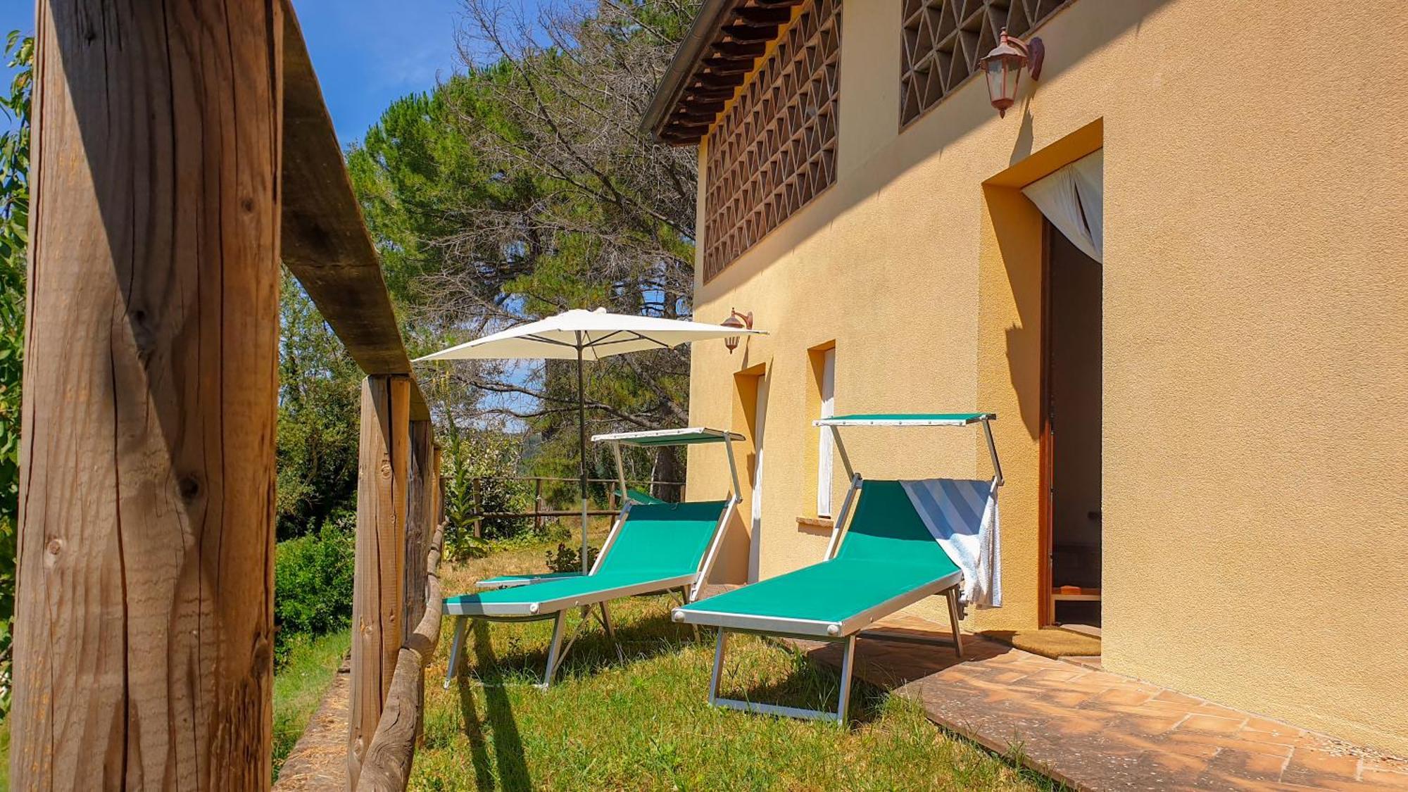 Agriturismo Podere Le Tombe Guest House ปาลายา ภายนอก รูปภาพ