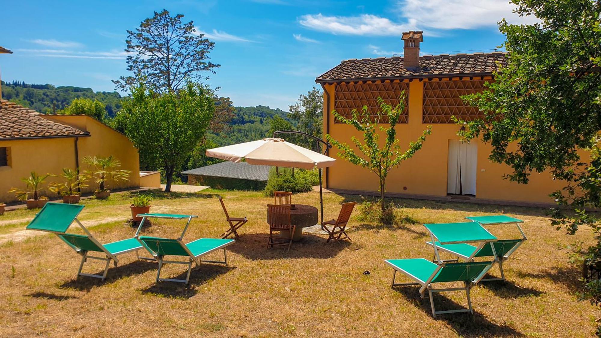 Agriturismo Podere Le Tombe Guest House ปาลายา ภายนอก รูปภาพ