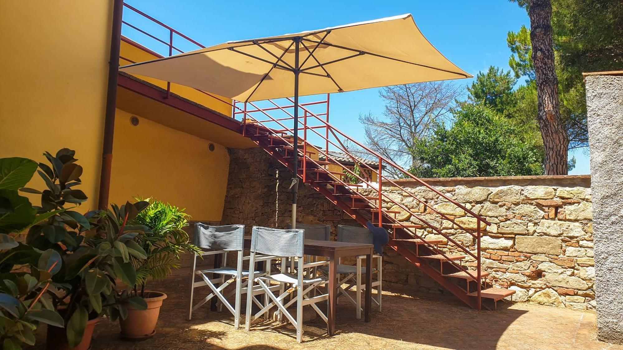Agriturismo Podere Le Tombe Guest House ปาลายา ภายนอก รูปภาพ